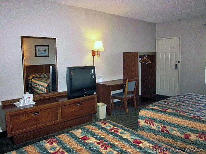Smokies Inn & Suites Kodak Exterior photo